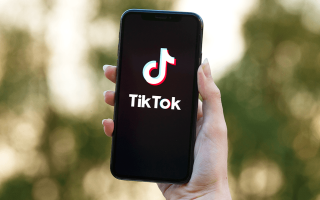 TikTok підозрюють у поширенні пропаганди та теорій змов, — ЗМІ