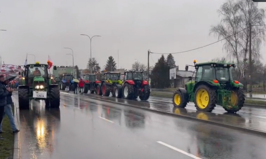 Польские фермеры начали более жесткие ограничения движения транспорта на границе с Украиной