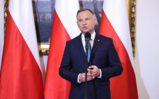 Анджей Дуда шкодує, що польські фермери висипають українське зерно, але захищає їхнє право на протести