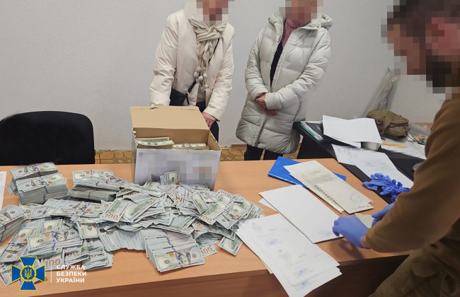 У экс-главы ВВК Черниговщины нашли почти 1 млн долларов – в СБУ подтвердили информацию, фото и видео