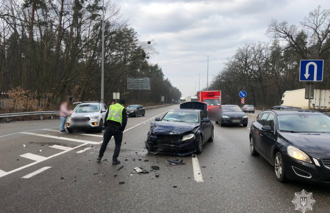 В направлении Киева затруднено движение – на Житомирском шоссе ДТП