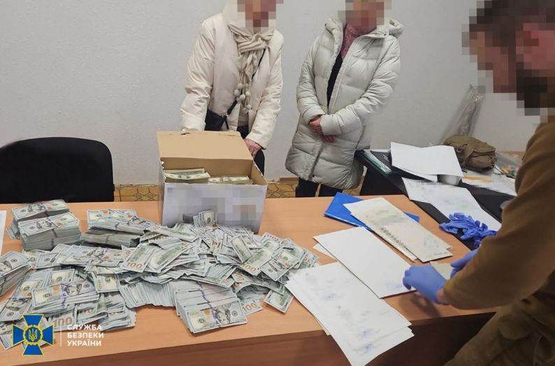 Был не только $1 млн: что еще нашли в квартире экс-председателя ВВК из Черниговщины, фото и видео