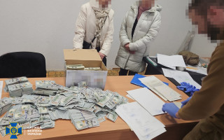 В ексочільника ВЛК Чернігівщини знайшли майже 1 млн доларів – в СБУ підтвердили інформацію, фото та відео