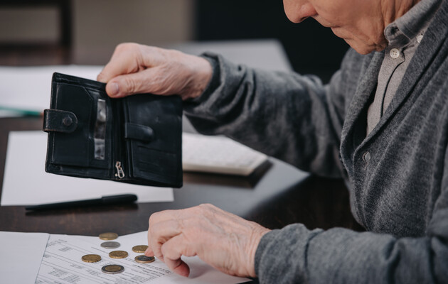 Идентификация пенсионеров: в ПФУ предупредили о мошенниках, обманом получающих реквизиты карт