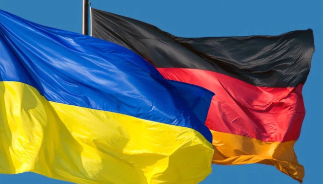 Большинство немцев поддерживают наращивание поставок оружия Украине