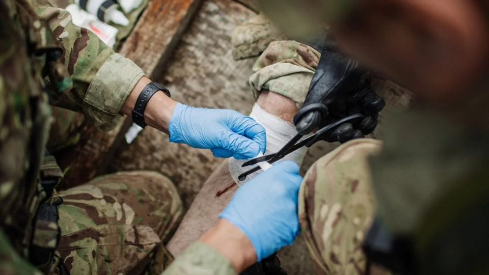 В Україні видали першу ліцензію на роботу в бойових умовах з наркотичними засобами