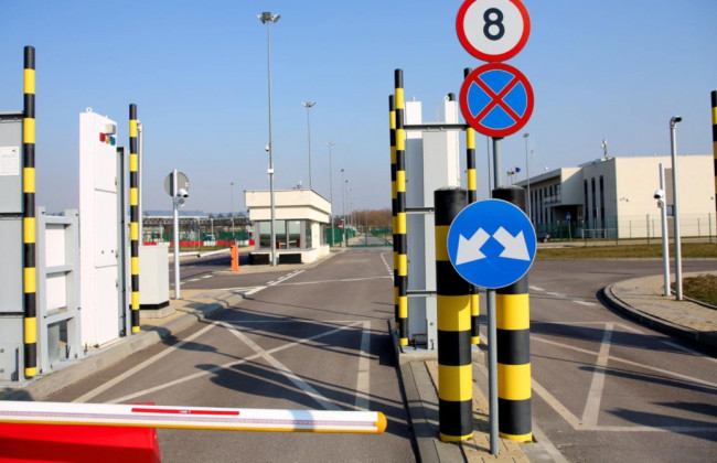 Поляки временно прекратили блокировку одного из пунктов пропуска: подробности