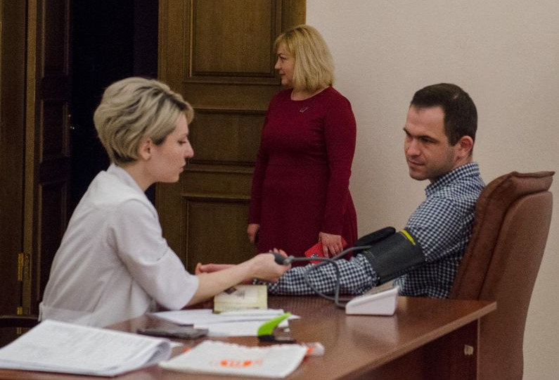 Судьи и работники аппарата КГС ВС стали донорами крови, фото