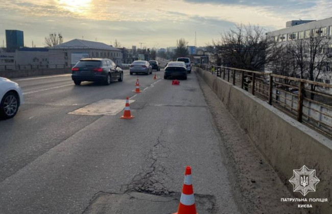 В Киеве из-за ДТП затруднено движение транспорта на одной из улиц