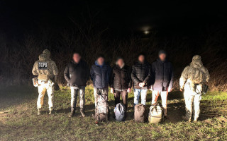 На кордоні з Молдовою прикордонники пострілами зупинили групу втікачів