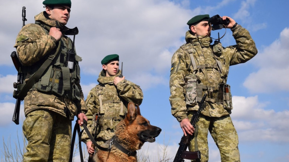 На кордоні з Румунією службовий собака затримав групу втікачів