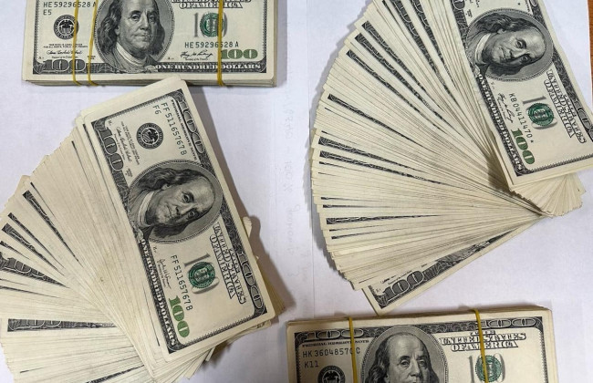 Из Украины незаконно пытались вывезти валюту на сумму более 3 млн гривен