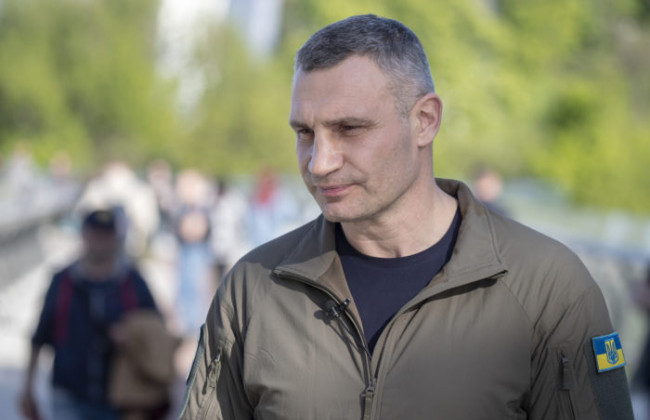 Кличко заверил, что движение метро на Теремки возобновят летом