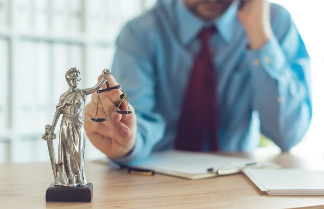 Верховный Суд отказал адвокату во взыскании расходов на правовую помощь из-за злоупотребления правами