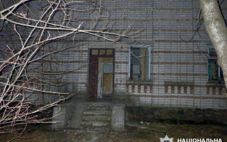 На Киевщине на территории заброшенного здания обнаружили тело 15-летнего парня