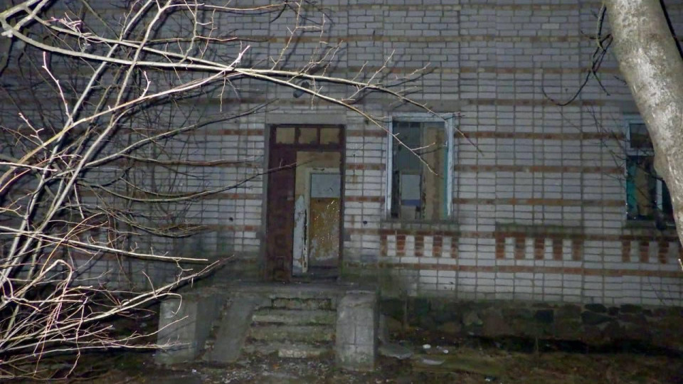 На Киевщине на территории заброшенного здания обнаружили тело 15-летнего парня