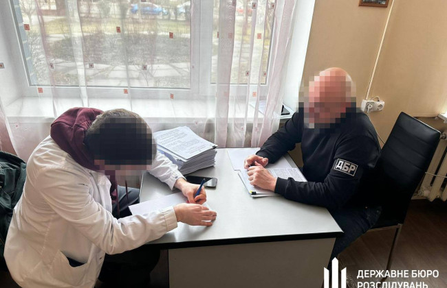 В Киеве и Харькове ликвидировали сеть наркотрафика через скрытую аптеку и наркологические учреждения