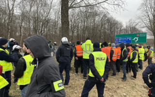 Стычки на границе: польские правоохранители заблокировали движение украинских грузовиков