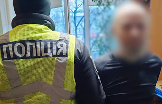 В Киеве нетрезвый мужчина начал стрельбу с балкона пятиэтажки