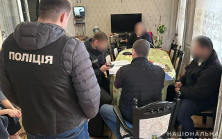 Требовали до 500 000 грн взятки за размещение рекламы без разрешений: в Одессе разоблачили чиновников горсовета