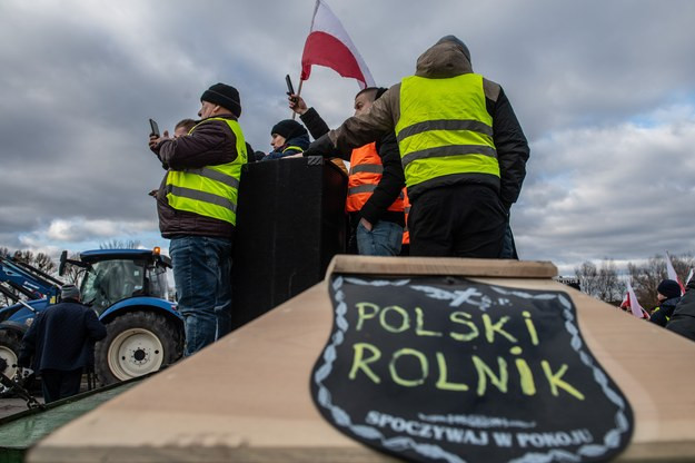 Польские фермеры полностью заблокировали движение грузовиков на пункте пропуска «Медика-Шегини»