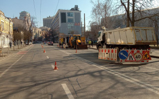 В Шевченковском столицы частично ограничено движение транспорта