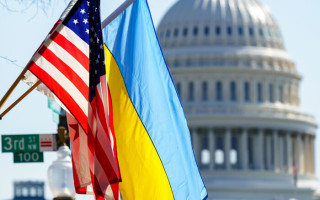 США продлили гуманитарные разрешения для украинцев