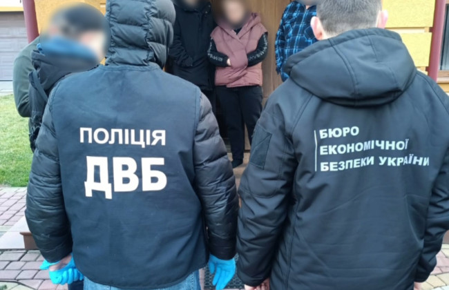 В Черновицкой области изготовляли фальшивые удостоверения государственных учреждений