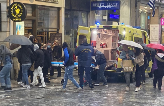 Мужчина с ножом в центре Афин напал на женщину, потому что думал, что она шпионка