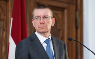 Президент Латвии объяснил Илону Маску, почему существует НАТО