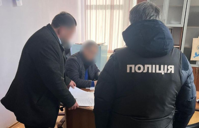 Приобрели системы отопления для больницы по завышенным ценам: в Одесской области подозревают чиновника