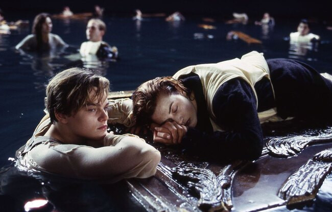 Дверь из фильма «Титаник» выставили на аукцион: выяснилось, что на них могли спастись оба героя