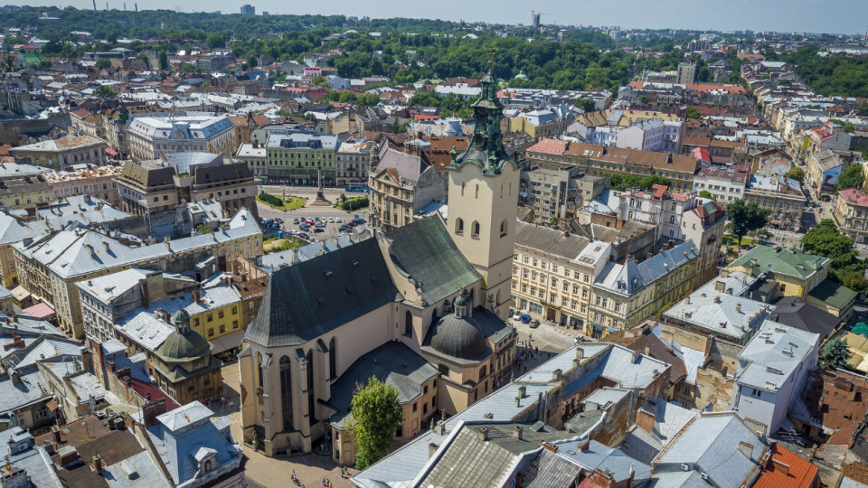 Верховний Суд: знаходження земельної ділянки у межах буферної зони історичного ареалу Львова впливає на необхідність перевірки намірів забудови