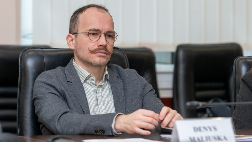 Денис Малюська роз’яснив, чи скорочуватимуть термін відбування покарання ув'язненим, які стануть на захист України