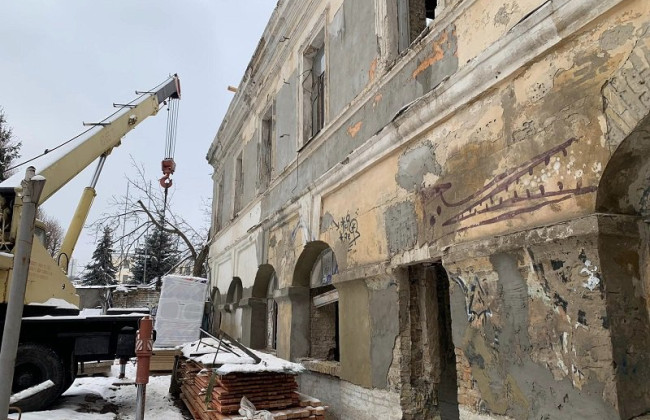 В Киеве проверяют резонансные объекты строительства: начали с монастыря на территории Киево-Могилянской академии
