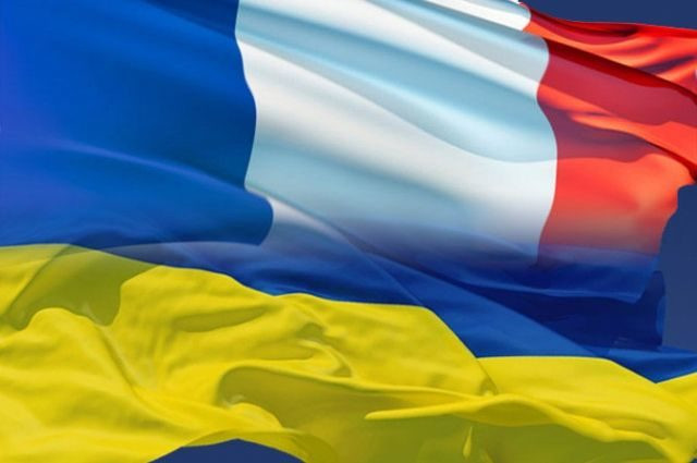 Франция будет договариваться с Чехией о поставках 800 тысяч боеприпасов Украине