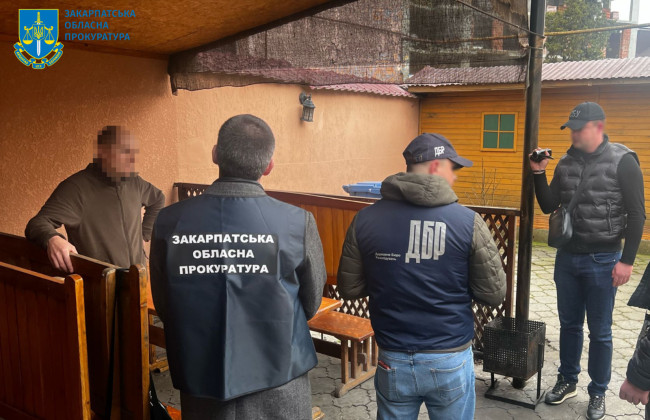 На Закарпатье разоблачили лесничего, который получил более 100 тысяч взятки за отпуск древесины вне учета