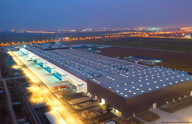 Пожар на подстанции завода Tesla под Берлином: экоактивистов подозревают в поджоге