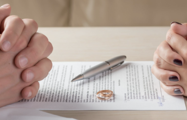 Суд разделил спорную квартиру в равных долях между бывшими супругами, но они не согласились