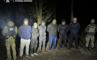 На границе с Румынией остановили группу нелегалов, которых вел 15-летний юноша