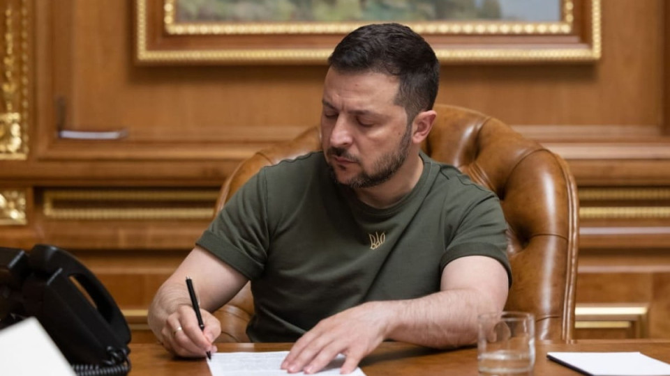 Зеленский подписал указ об увольнении в запас военнослужащих срочной службы