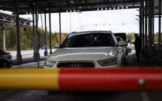 Финляндия обязала владельцев вывезти из страны автомобили с российскими номерами: срок - 16 марта
