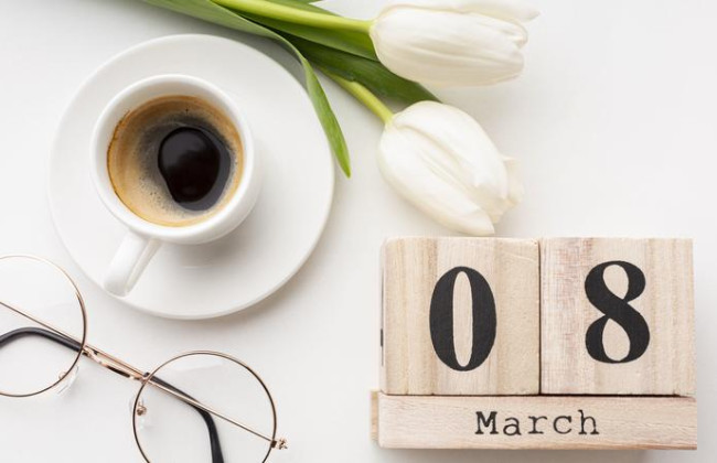Лучшие поздравления с 8 марта: в стихах, прозе и открытках