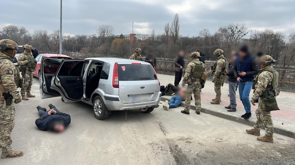 На Сумщине разоблачили незаконную торговлю оружием и боеприпасами