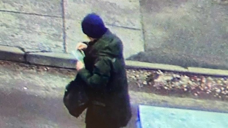 В Киеве мужчина похитил из больницы 10 тысяч гривен, которые медсестра собрала своему ребенку на операцию