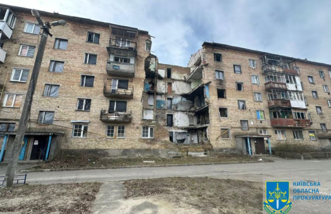 В Киевской области подрядчик завладел 145 тыс грн на восстановлении поврежденной из-за обстрелов рф многоэтажки