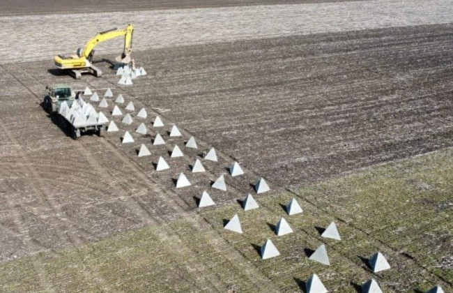 В Днепропетровской области укрепляют линию обороны: что происходит