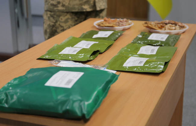 В Минобороны планируют заменить консервы в сухпайках на полноценные блюда для военных