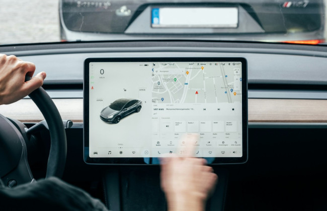 От производителей авто в ЕС будут требовать использовать меньше сенсорных экранов