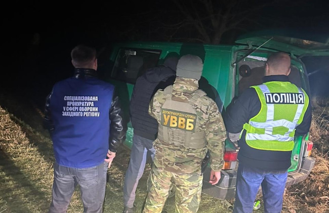 Вблизи границы 21-летний мужчина за валюту пытался «договориться» о выезде в Румынию